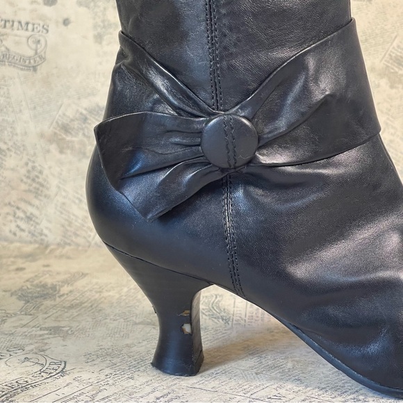 LOCALE soft black leather boots with a bow on the side - Picture 10 of 15